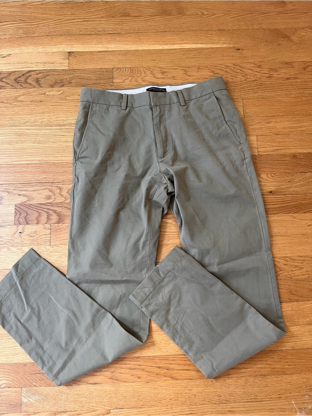 Banana Republic Men's Aiden Chino Pants